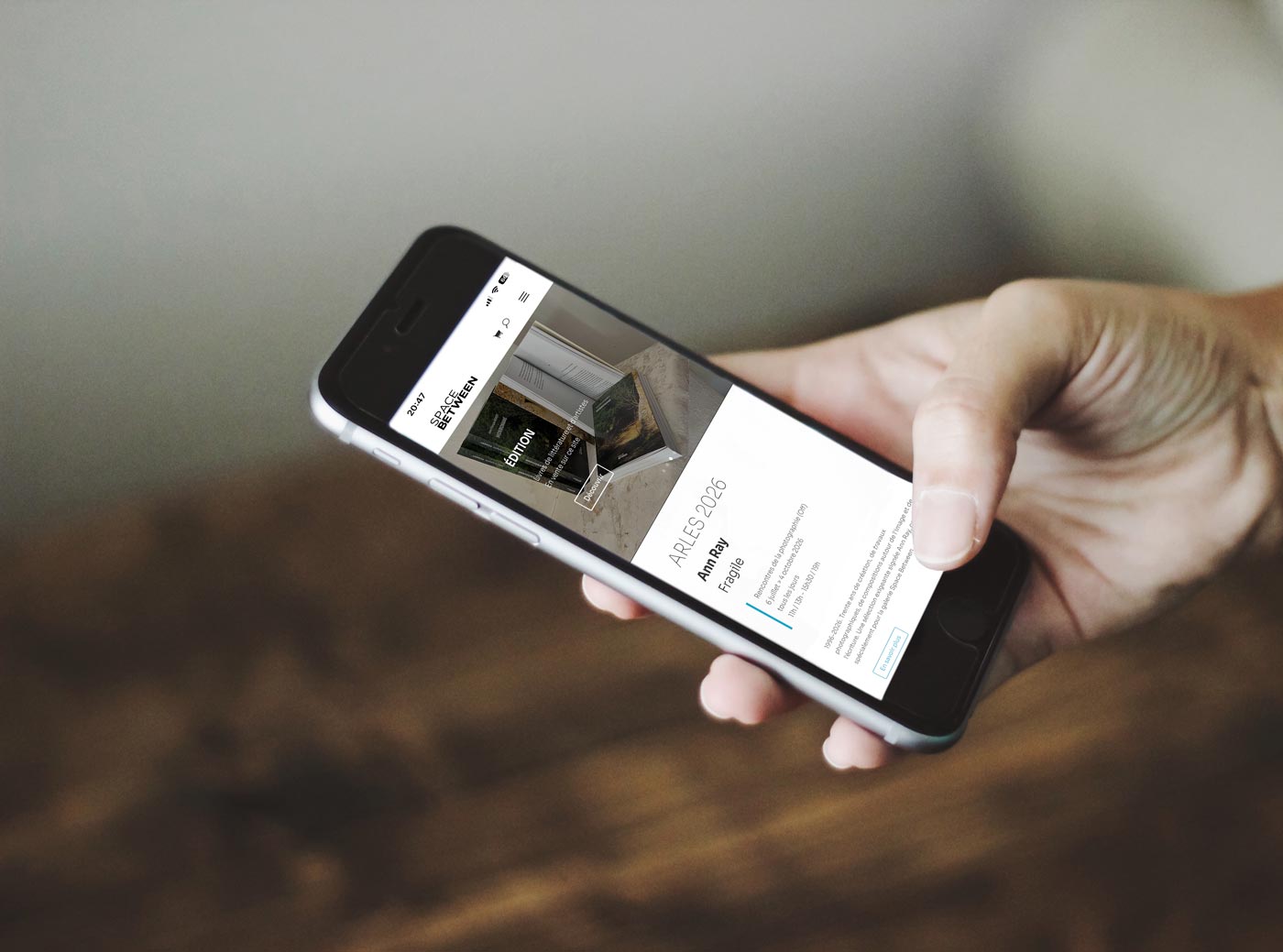 Site internet de Space Between, page d'accueil, version smartphone